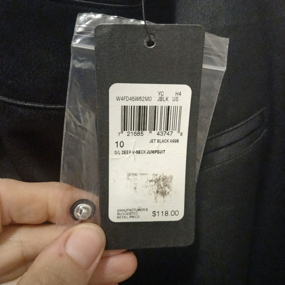 Woman's guess Los Angeles  satin black jumpsuit size 10 - Picture 16 of 16